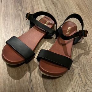 Mia black sandals